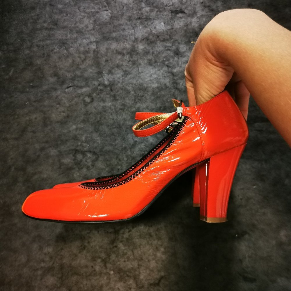 Vintage 2000s red pumps ~ fits size36-37 ~ genuine leather ~ glossy red shoes